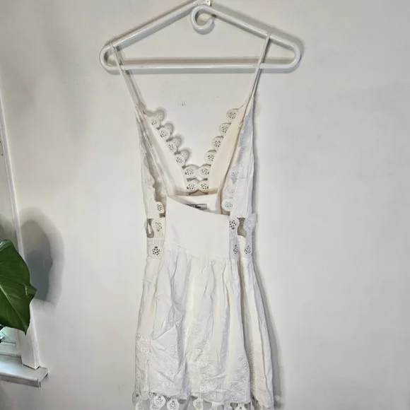 Honey Punch White Lace Cutout Spaghetti Strap Mini Dress Size Small - Picture 10 of 13